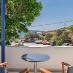 Διαμέρισμα Tina's *