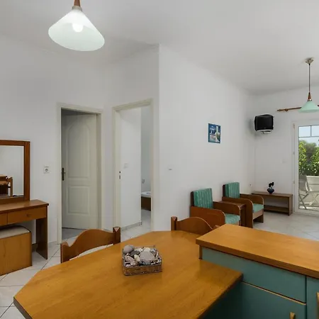 Tina's Apartmán Adamantas (Milos)