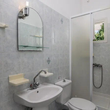 Tina's Apartment Adamantas (Milos)